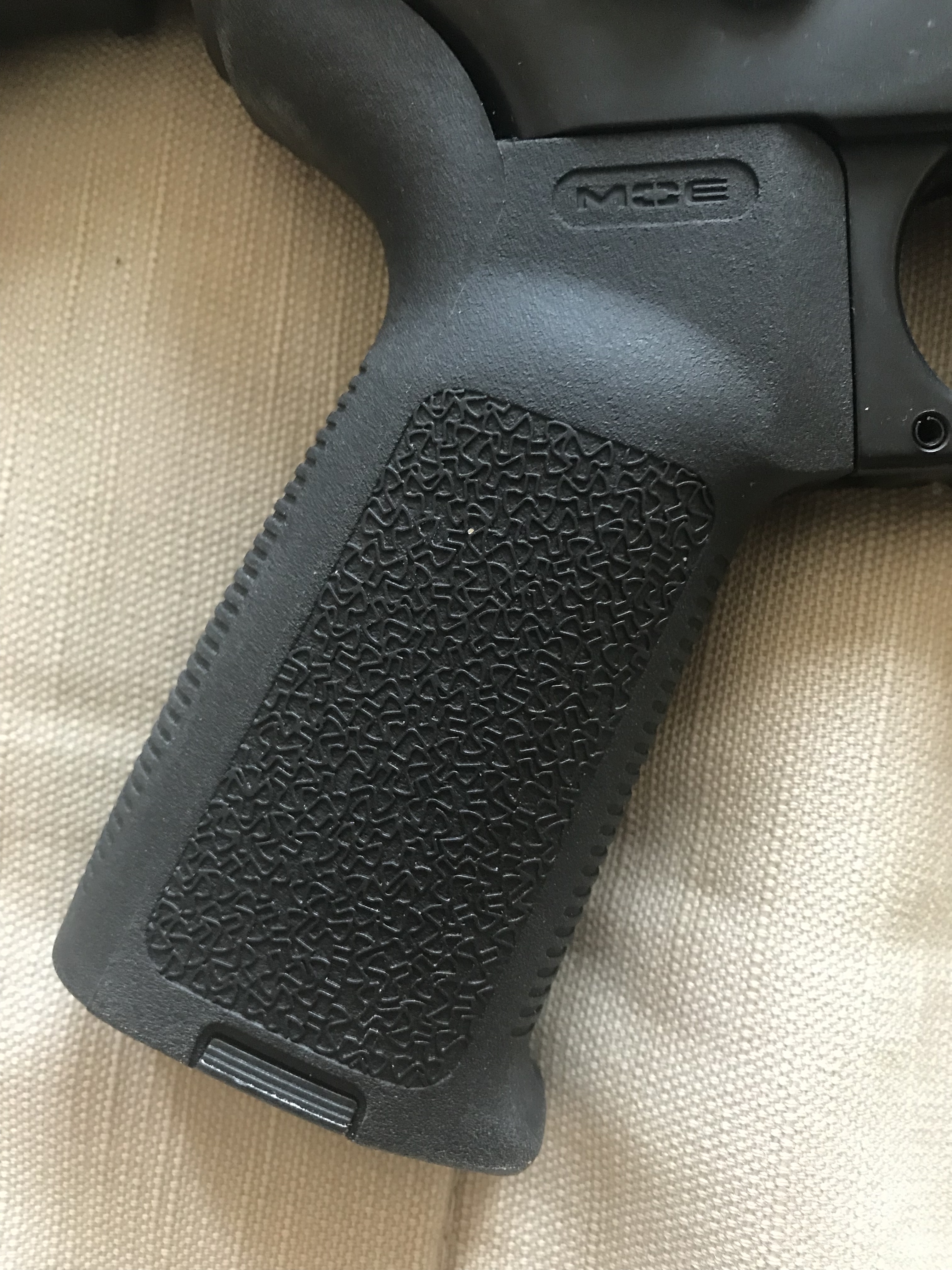 MAGPUL PTS MOE AEG Pistol Grip Black/Green/Dark Earth